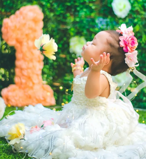 300 Nomes de meninas lindos e delicados 300 Nomes de meninas lindos e delicados